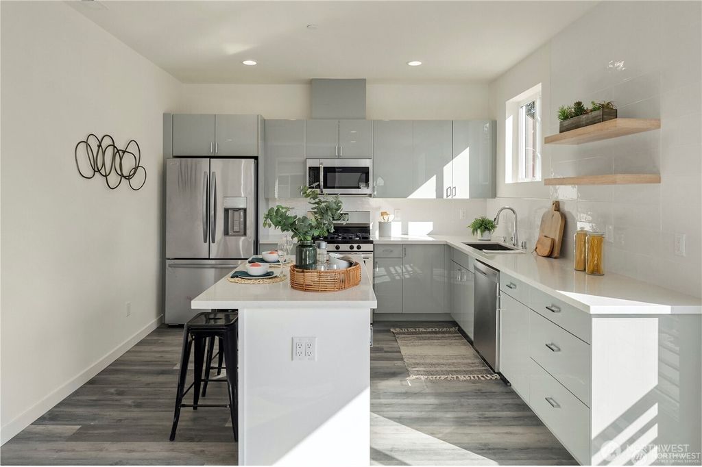 Photo of 18526 Wallingford Avenue N #B, Shoreline, WA 98133 (MLS # 2466603)