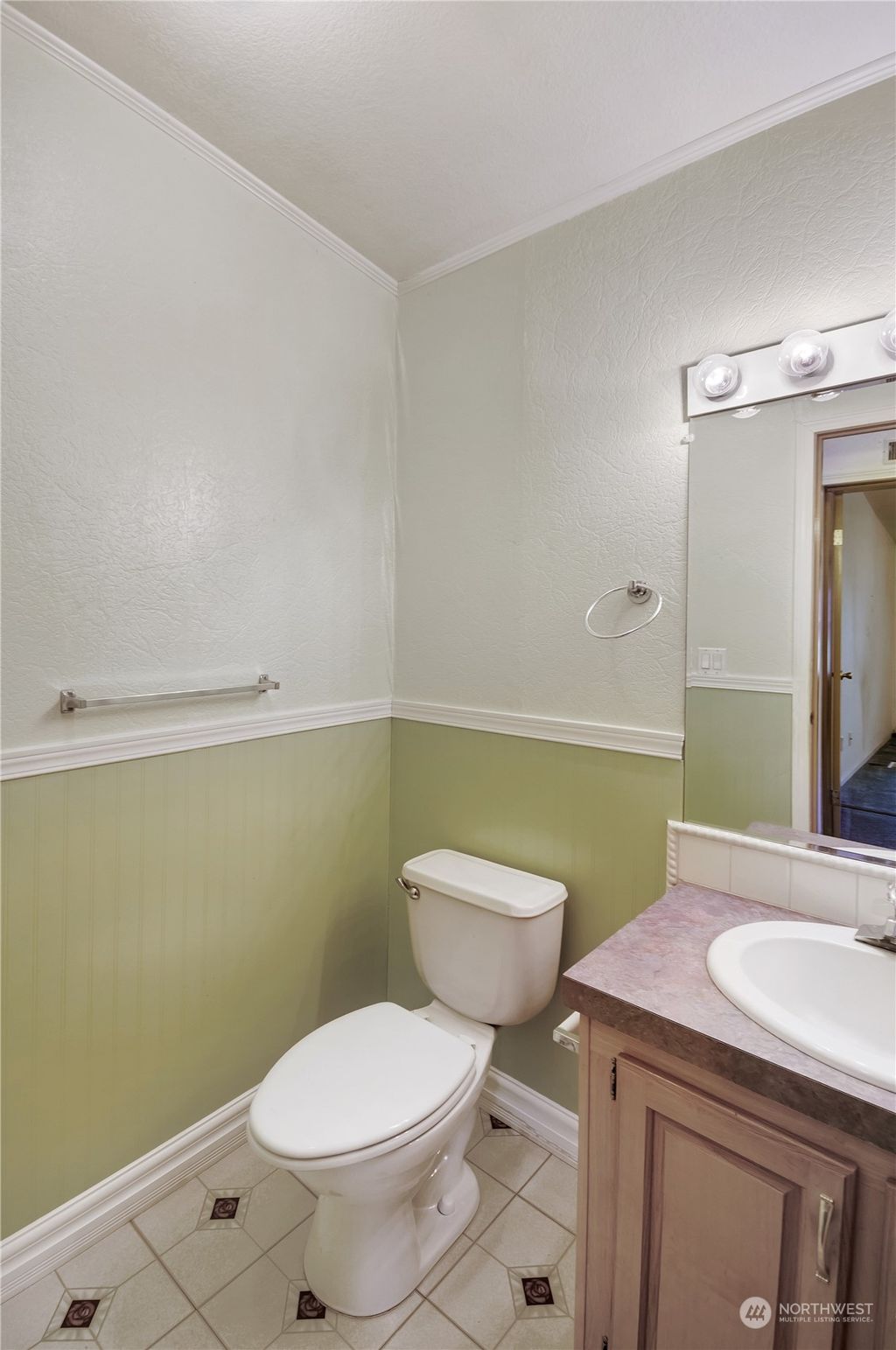 listing image 9366691108214542440