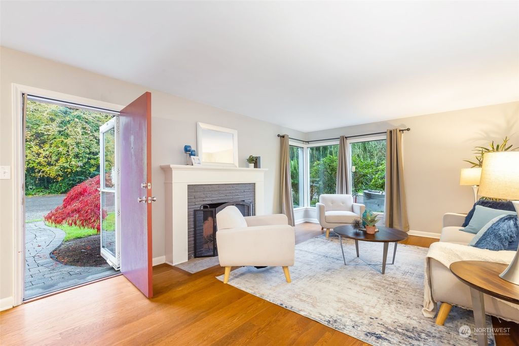 Photo of 10226 23rd Avenue NE, Seattle, WA 98125 (MLS # 2176828)
