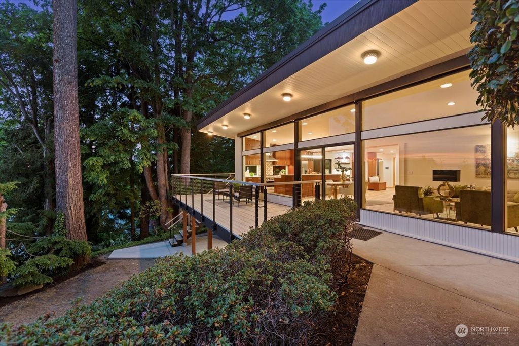 Photo of 315 8th Avenue N, Edmonds, WA 98020 (MLS # 2077755)