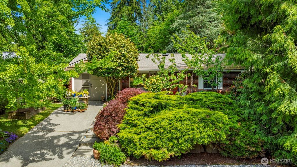 Photo of 11308 Alton Avenue NE, Seattle, WA 98125 (MLS # 2379788)