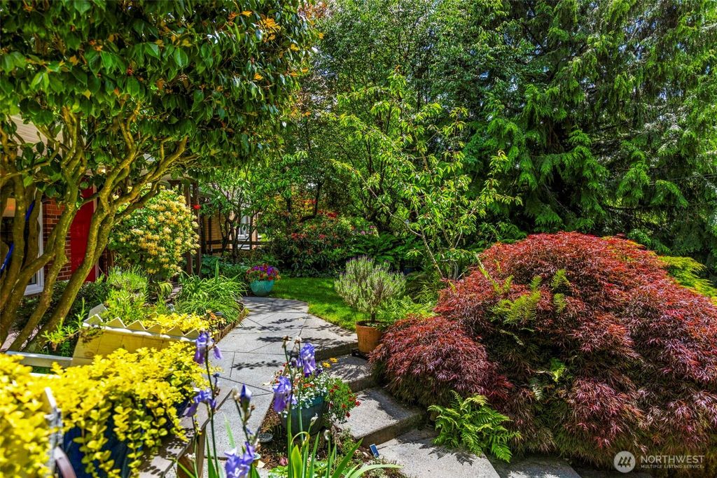 Photo of 11308 Alton Avenue NE, Seattle, WA 98125 (MLS # 2379788)