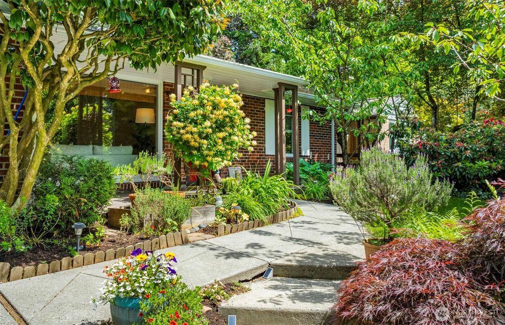 Photo of 11308 Alton Avenue NE, Seattle, WA 98125 (MLS # 2379788)