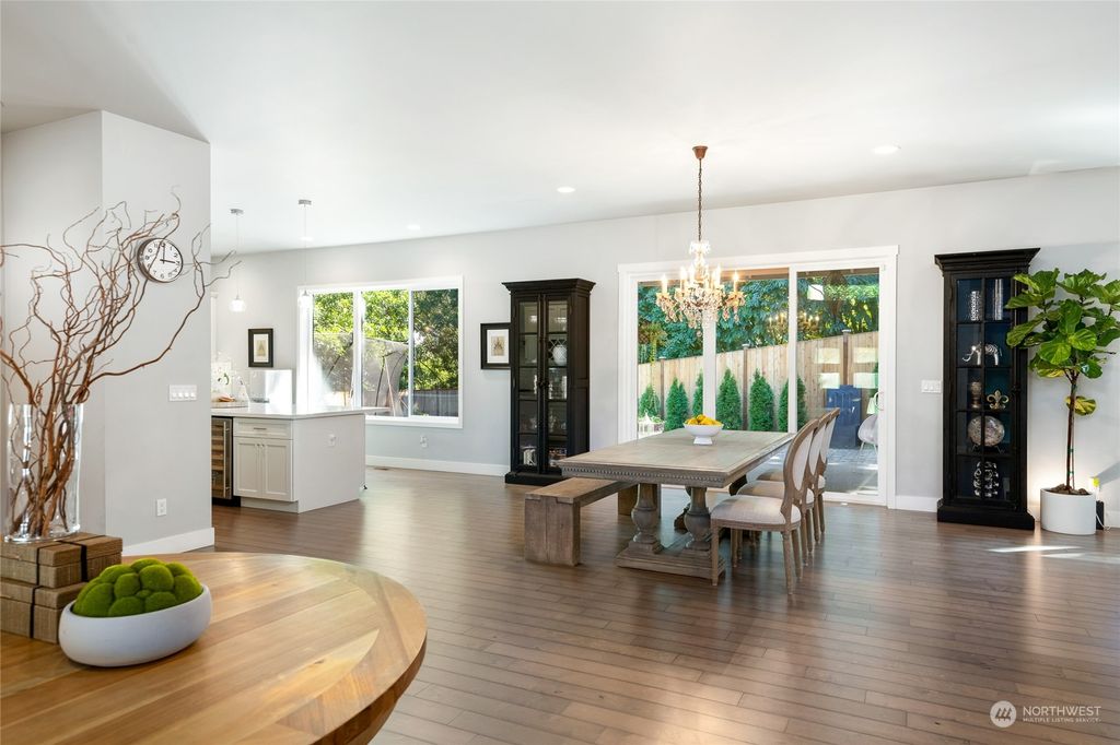 Photo of 10463 SE 14th Street, Bellevue, WA 98004 (MLS # 2033881)