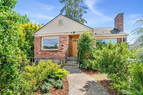 Photo of 1705 N 82nd Street, Seattle, WA 98103 (MLS # 2543625)