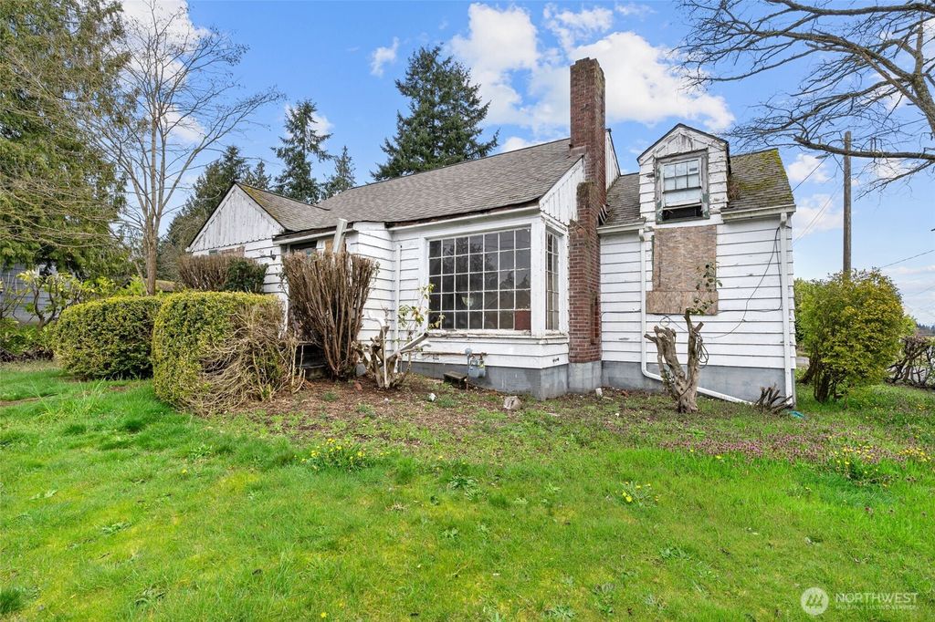 Photo of 1405 75th Street SE, Everett, WA 98203 (MLS # 2503010)
