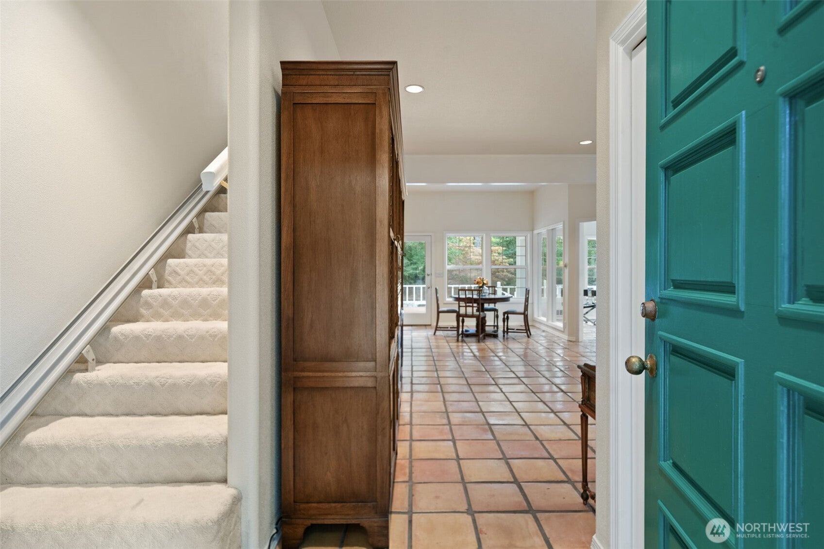 641 E Lakeshore Drive