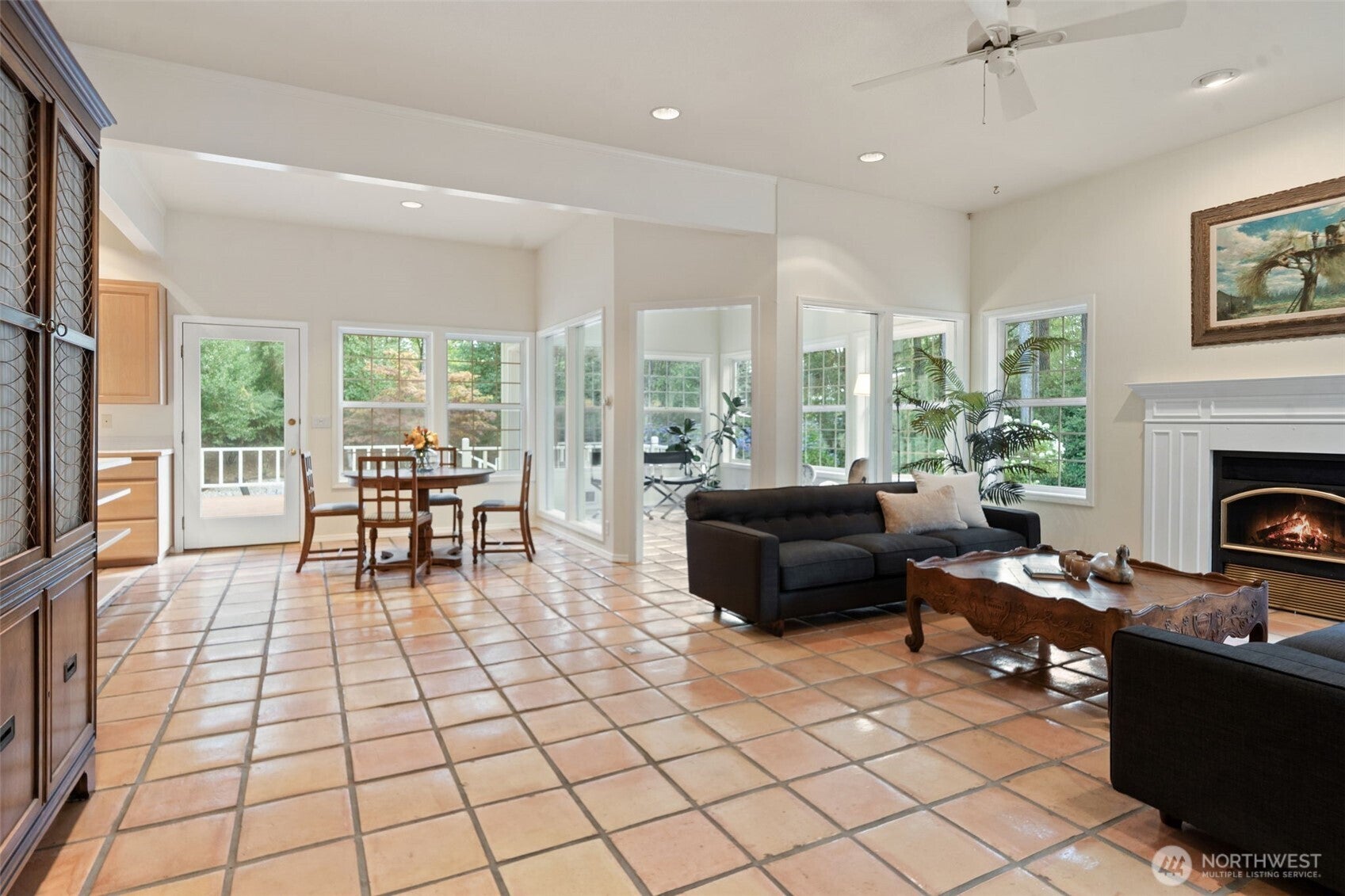641 E Lakeshore Drive