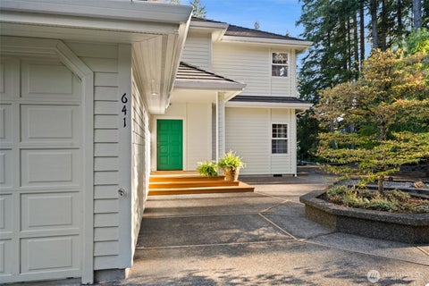 Photo of 641 E Lakeshore Drive, Allyn, WA 98524 (MLS # 2568456)