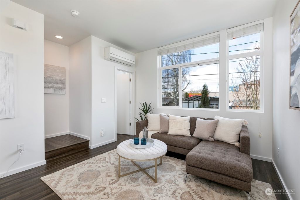 Photo of 14310 Midvale Avenue N, Seattle, WA 98133 (MLS # 2206745)