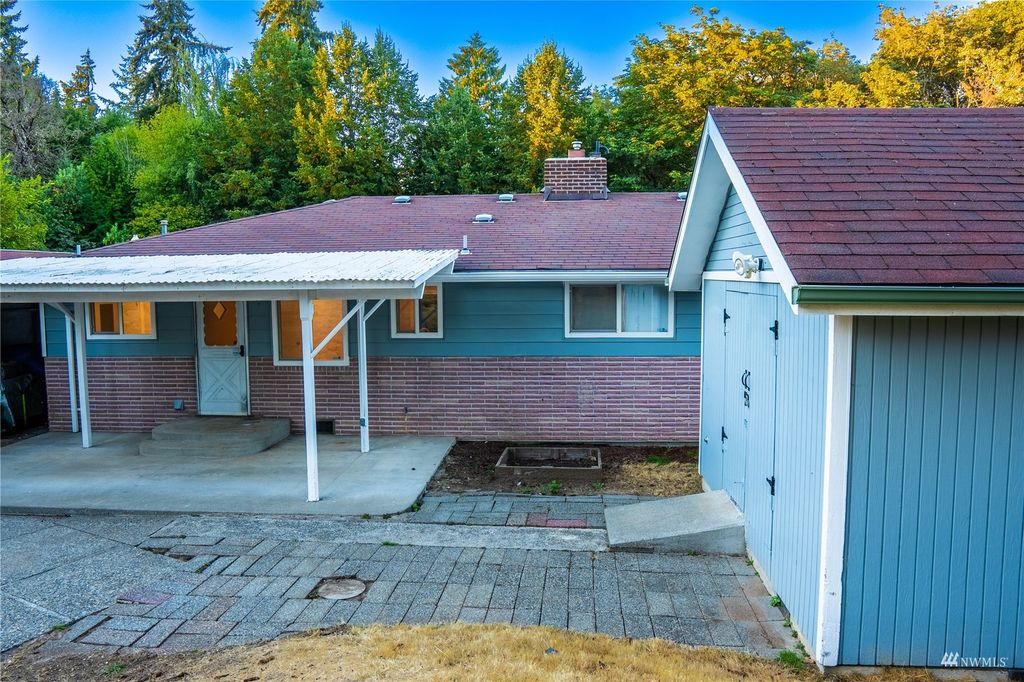 Photo of 4835 S 160th Street, Tukwila, WA 98188 (MLS # 1994349)