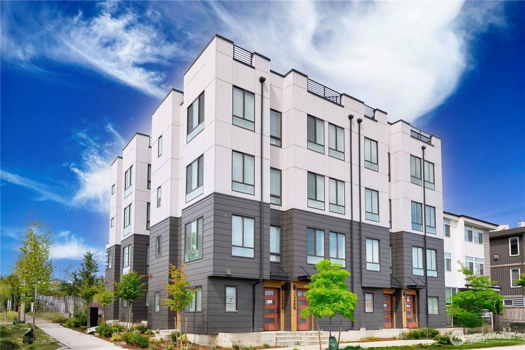 Photo of 1300 E Remington Court #B, Seattle, WA 98122 (MLS # 2390312)