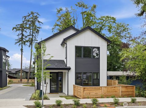 Photo of 12426 NE 90th Street, Kirkland, WA 98033 (MLS # 2535802)