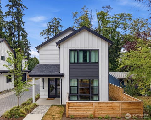 Photo of 12426 NE 90th Street, Kirkland, WA 98033 (MLS # 2535802)