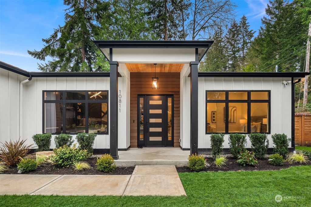 Photo of 10811 SE 2nd Street, Bellevue, WA 98004 (MLS # 2324118)