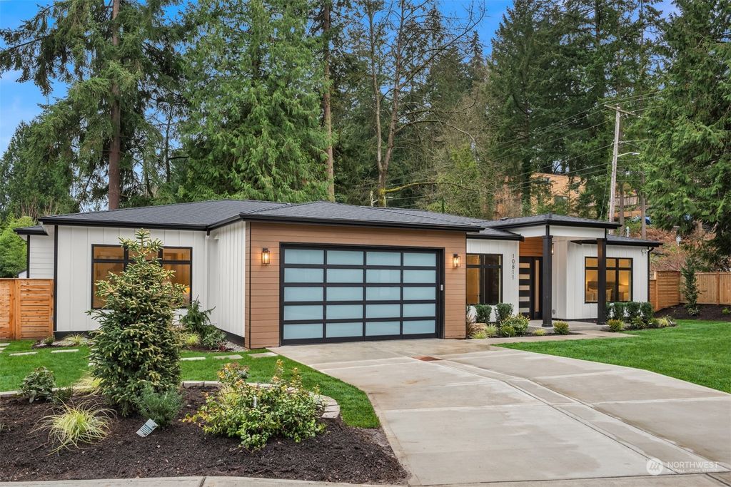 Photo of 10811 SE 2nd Street, Bellevue, WA 98004 (MLS # 2324118)