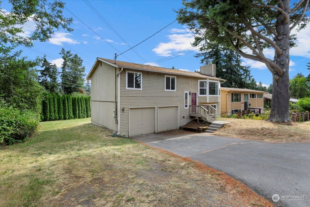 Photo of 2539 203rd Street NE, Shoreline, WA 98155 (MLS # 2271478)