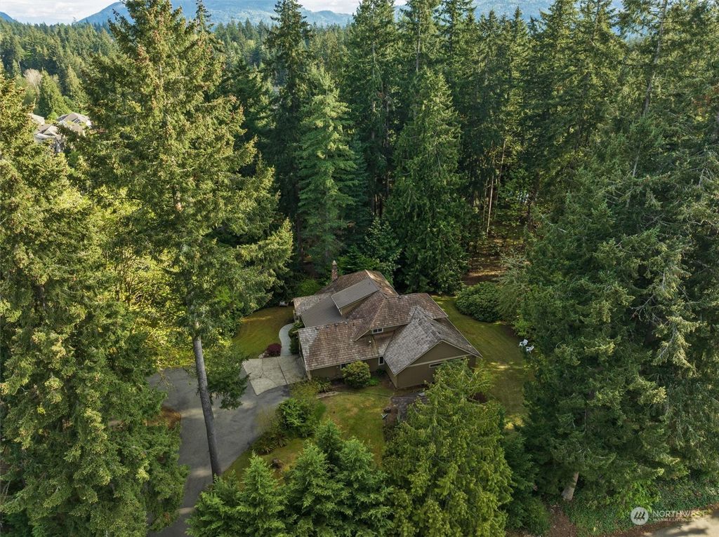 Photo of 22215 SE 32nd Street, Sammamish, WA 98075 (MLS # 2060441)