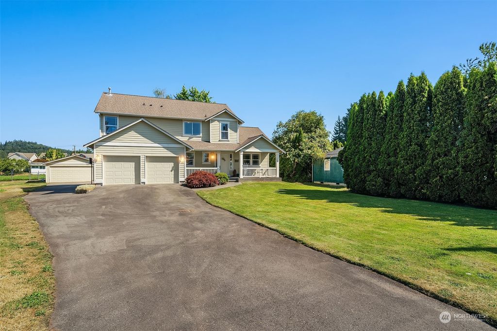 Photo of 115 7th Avenue N, Algona, WA 98001 (MLS # 2265088)