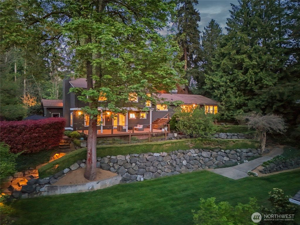 Photo of 5901 84th Avenue SE, Mercer Island, WA 98040 (MLS # 2365228)