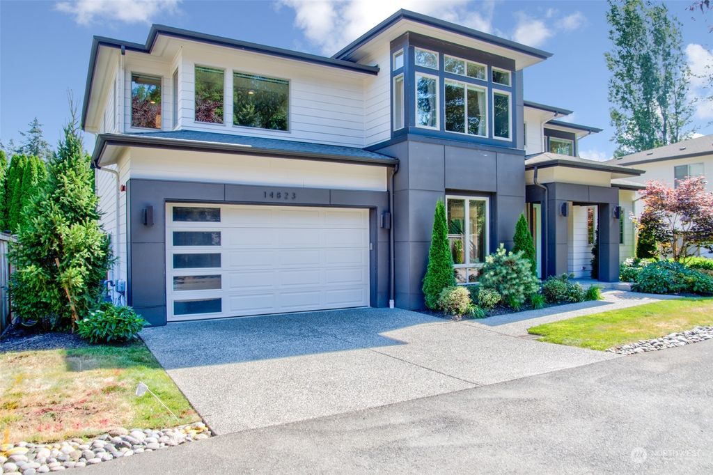 Photo of 14823 78th Avenue NE, Kenmore, WA 98028 (MLS # 2263633)