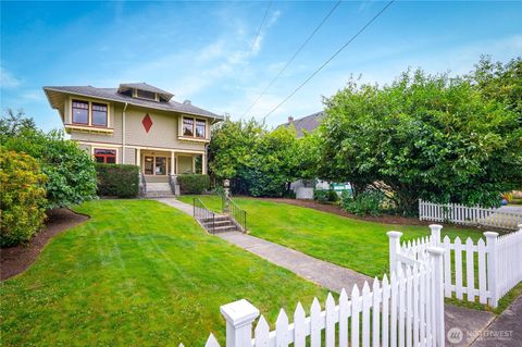 Photo of 307 AVENUE C, Snohomish, WA 98290 (MLS # 2441116)
