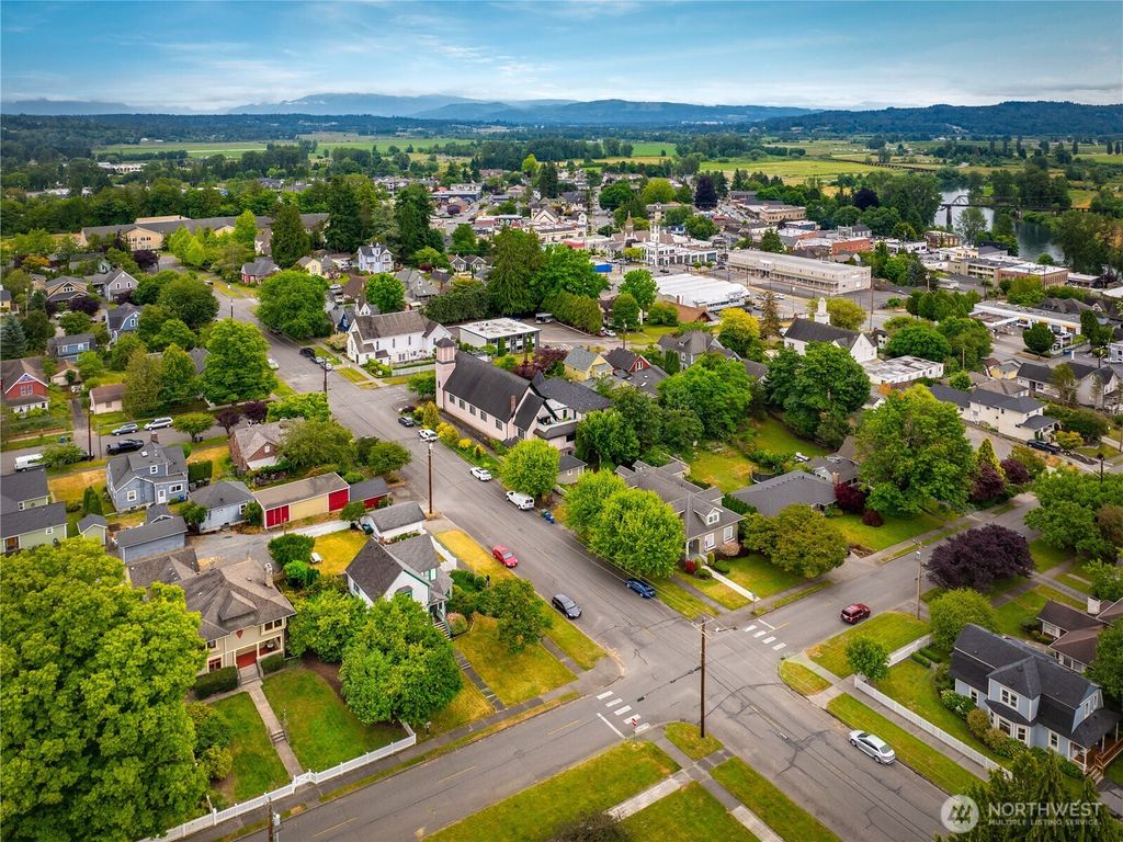Photo of 307 AVENUE C, Snohomish, WA 98290 (MLS # 2441116)