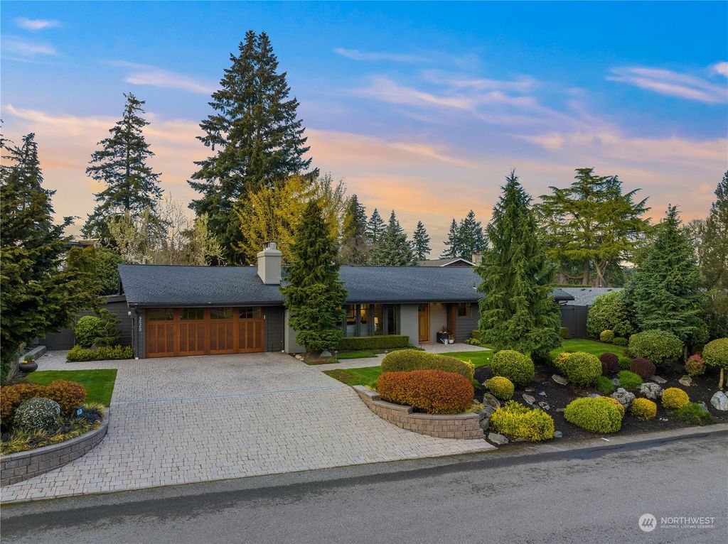 Photo of 9520 NE 16th Street, Clyde Hill, WA 98004 (MLS # 2053665)