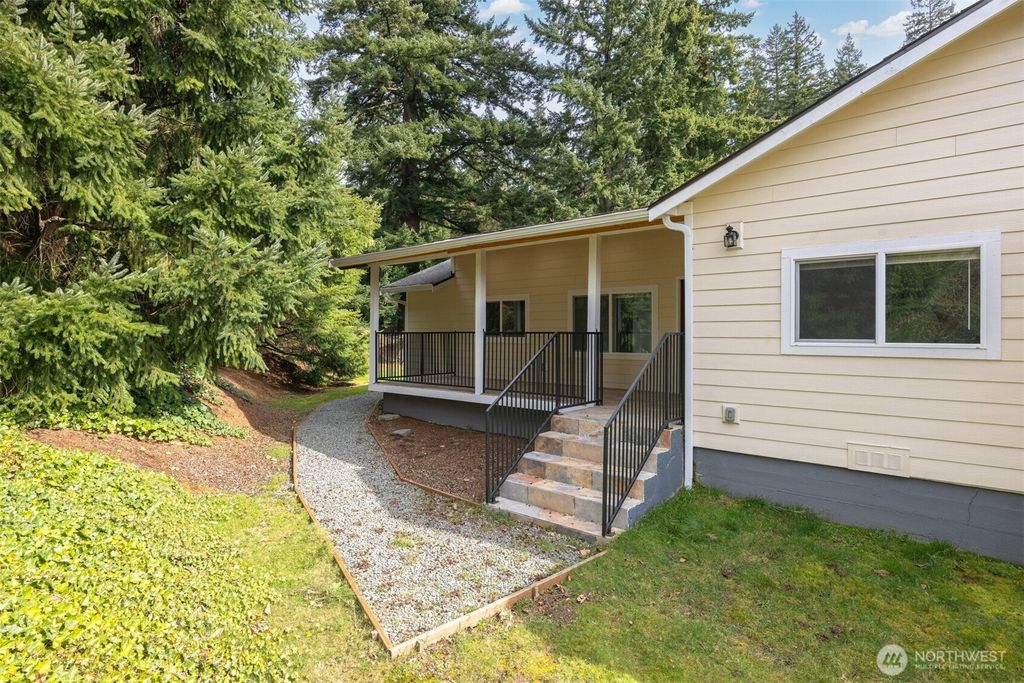 Photo of 921 Autumn Lane #203, Bellingham, WA 98229 (MLS # 2495065)
