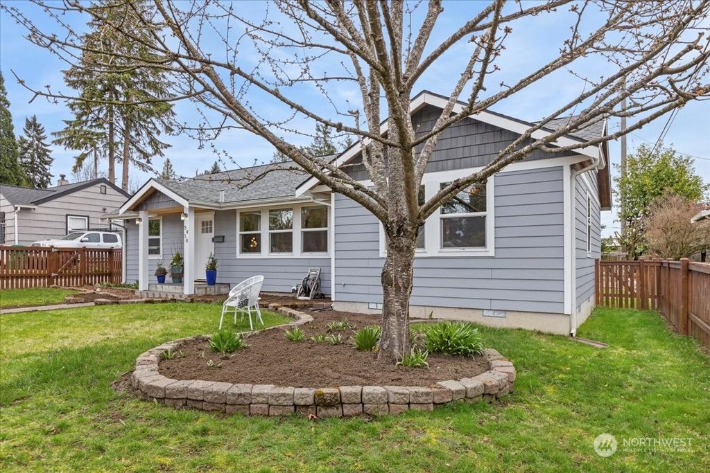 Photo of 3410 SW 100th Street, Seattle, WA 98146 (MLS # 2211491)