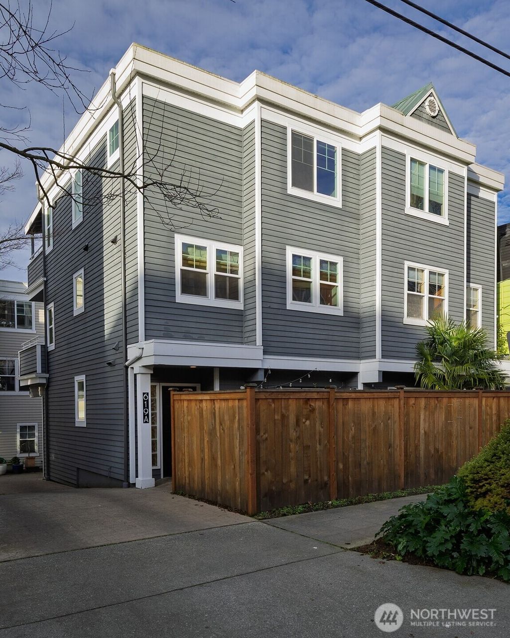 Photo of 619 Federal Avenue E #A, Seattle, WA 98102 (MLS # 2473010)