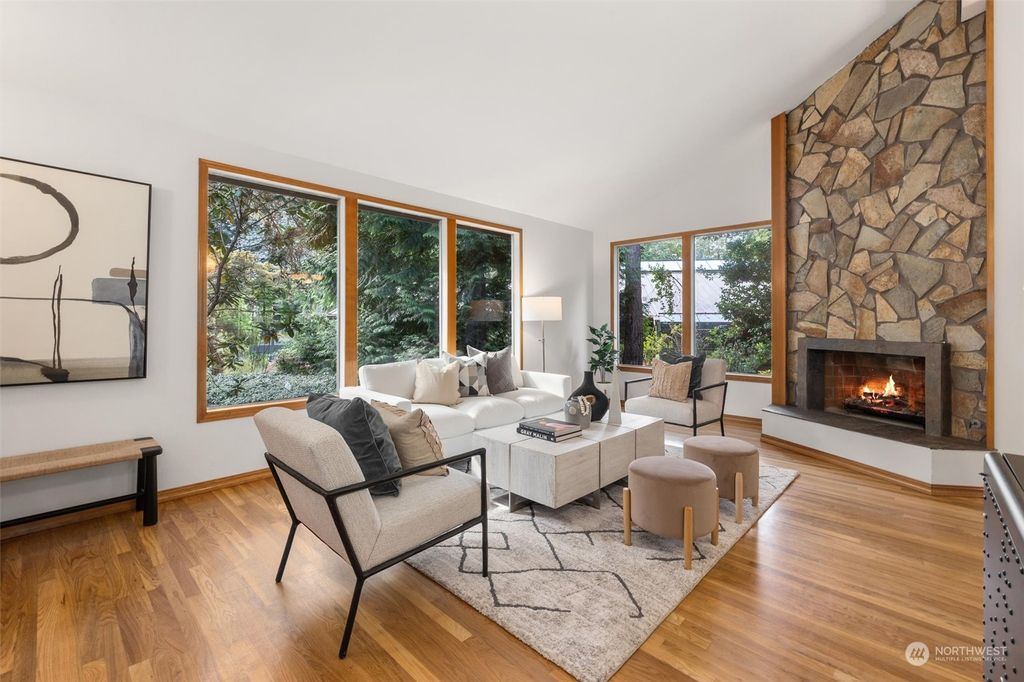 Photo of 4841 88th Pl SE Pl, Mercer Island, WA 98040 (MLS # 2272786)