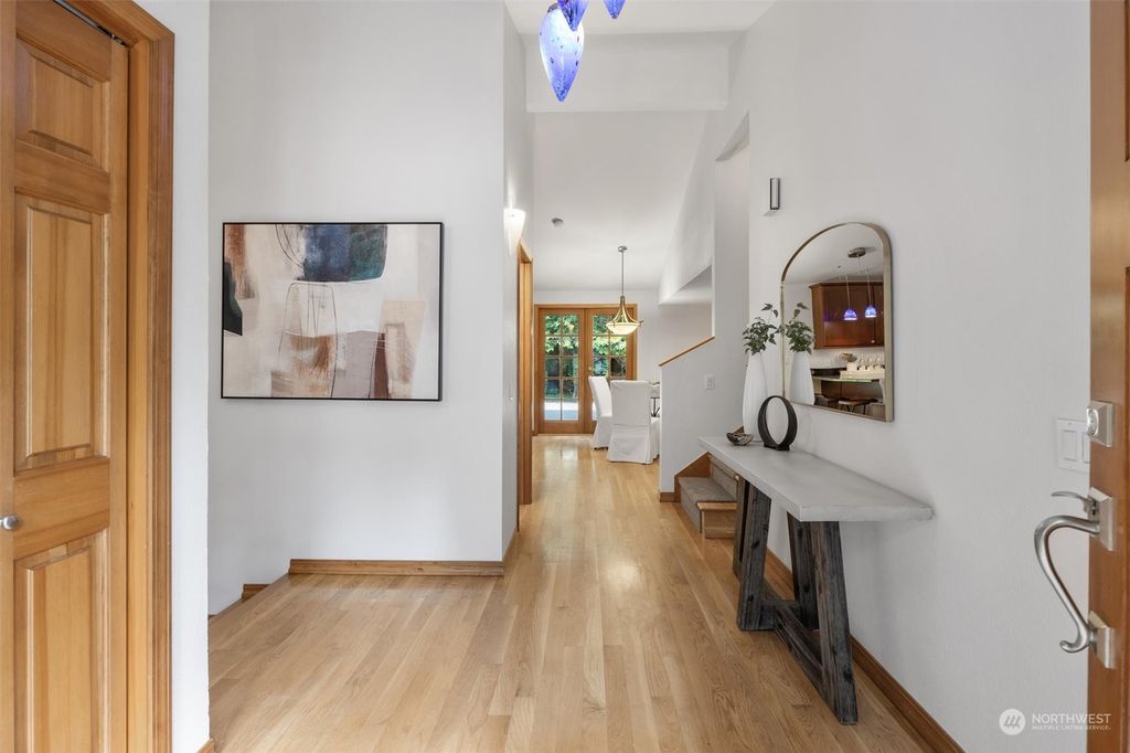 Photo of 4841 88th Pl SE Pl, Mercer Island, WA 98040 (MLS # 2272786)