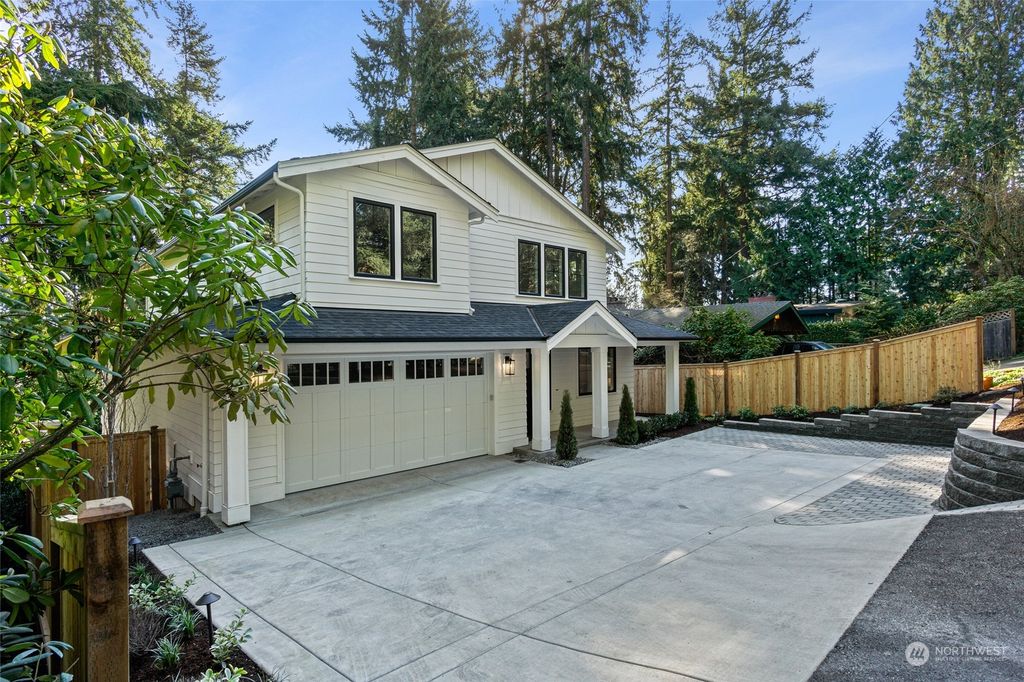 Photo of 2810 108th Avenue SE, Bellevue, WA 98004 (MLS # 2197061)