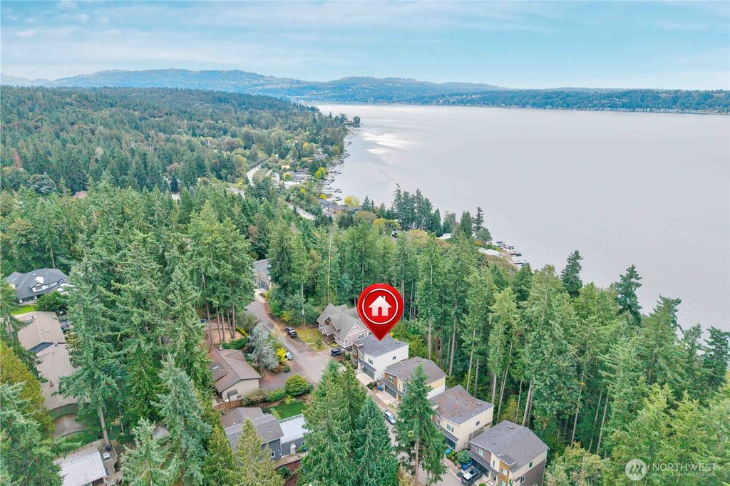 Photo of 825 206th Avenue NE, Sammamish, WA 98074 (MLS # 2440492)