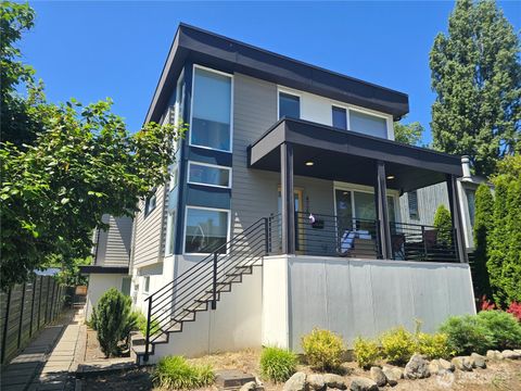 4723 8th Avenue NE Seattle WA 98105