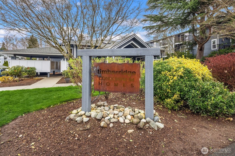 14006 181 Place B206