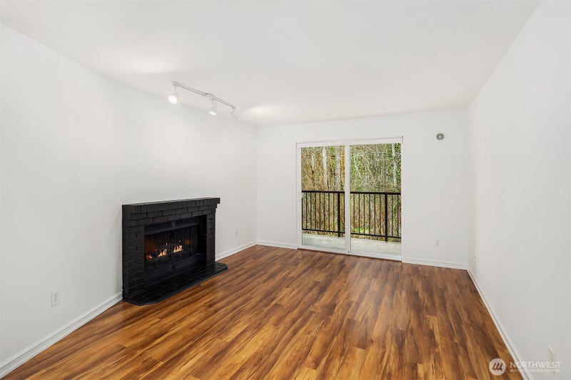 14006 181 Place B206