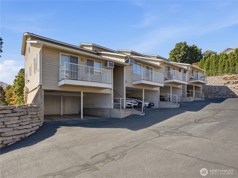 Photo of 1686 S Mission Street #1, Wenatchee, WA 98801 (MLS # 2576735)