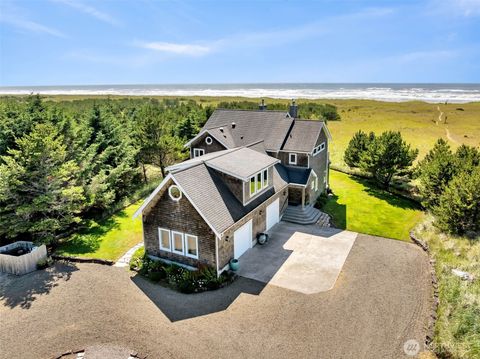 Photo of 1210 163rd Place, Long Beach, WA 98631 (MLS # 2397613)