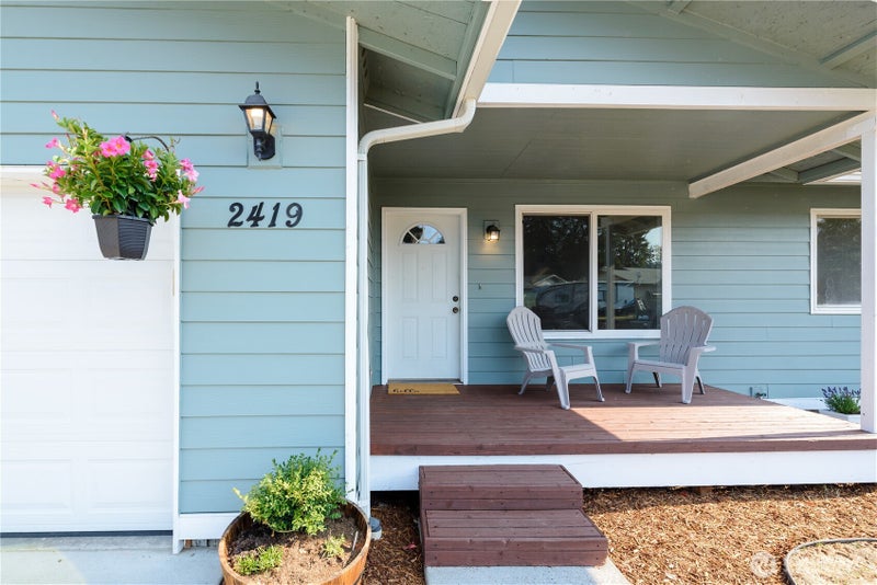 2419 Arbutus Ln