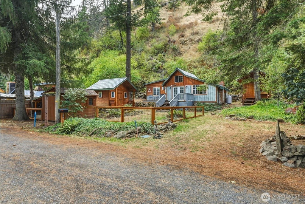 Photo of 48 Kooskooskie Road, Walla Walla, WA 99362 (MLS # 2588250)