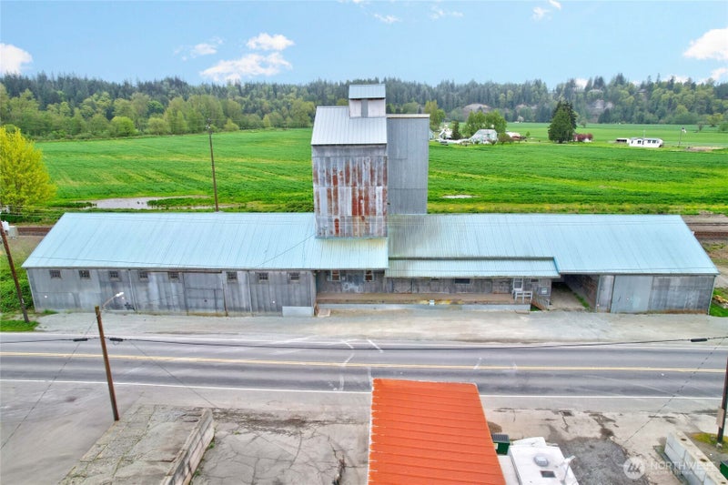 1318 Pioneer Highway