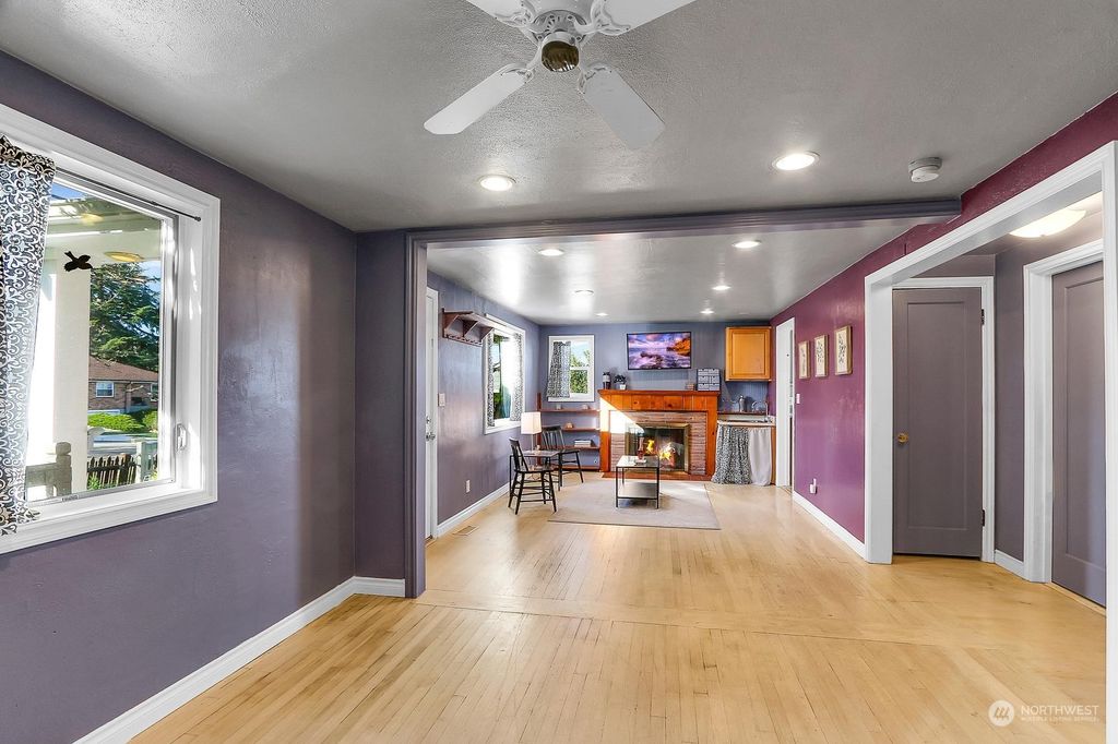 Photo of 6902 35th Avenue SW, Seattle, WA 98126 (MLS # 2151934)