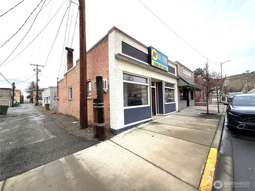 Photo of 225 Pine Street, Okanogan, WA 98840 (MLS # 2459950)