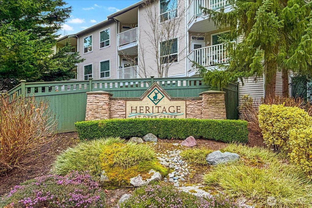 Photo of 12530 Admiralty Way #J302, Everett, WA 98204 (MLS # 2489316)