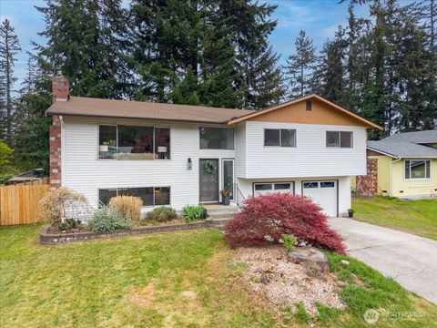 Photo of 18015 56th Avenue W, Lynnwood, WA 98037 (MLS # 2480626)