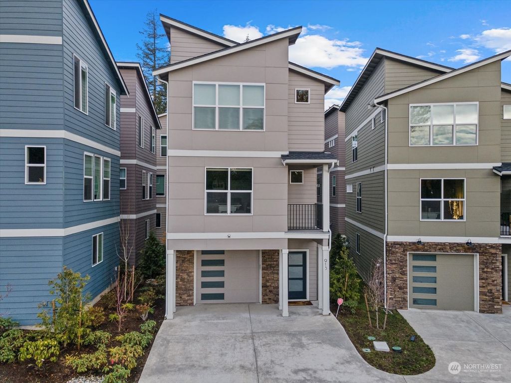 Photo of 913 143rd Street SW, Lynnwood, WA 98087 (MLS # 2180738)