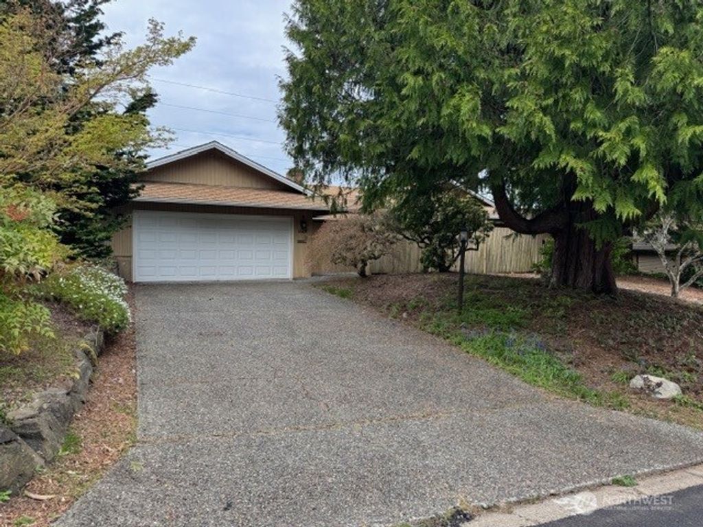 Photo of 4713 125th Avenue SE, Bellevue, WA 98006 (MLS # 2507017)