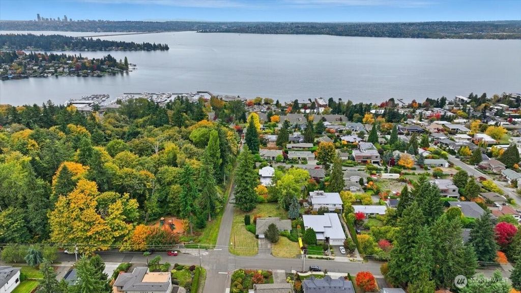 Photo of 5501 106th Avenue NE, Kirkland, WA 98033 (MLS # 2449325)